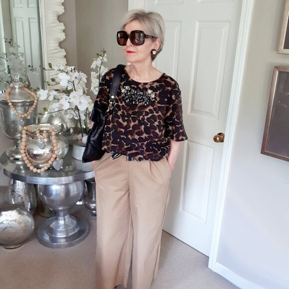 EUC Michel Studio animal print bejeweled short sleeve tshirt top - Picture 1 of 5